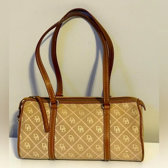 Dooney & Bourke purse - Picture 1 of 9